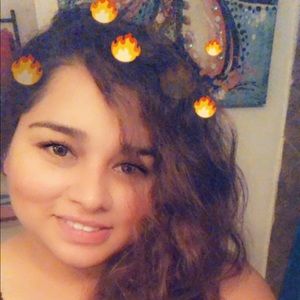 Meet your Posher, Perla